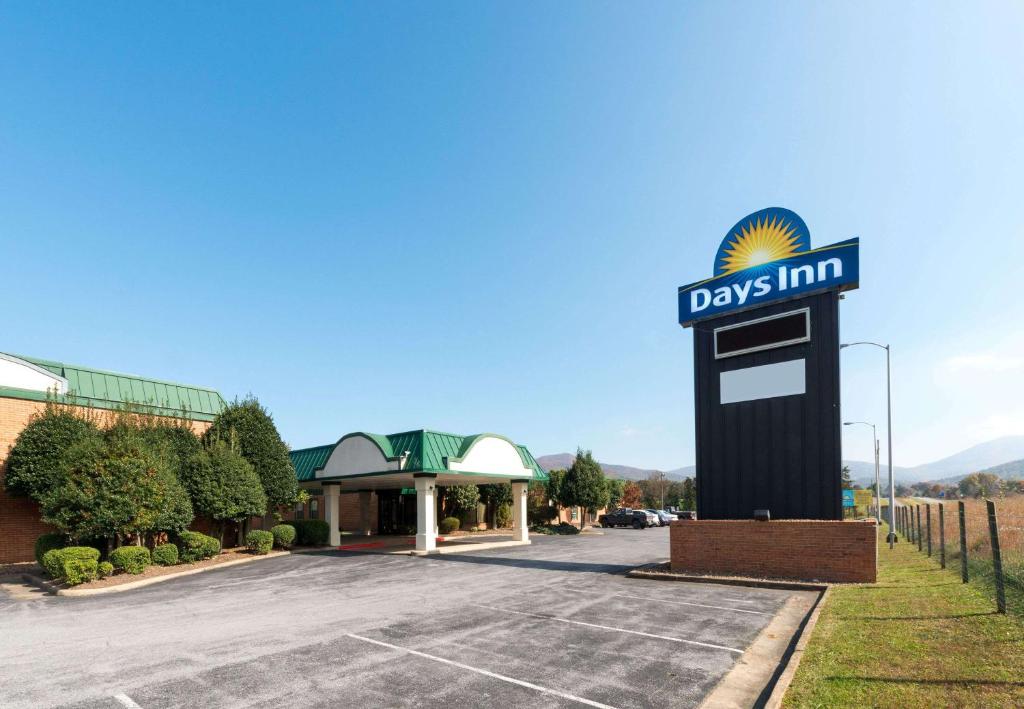 Days Inn by Wyndham Luray Shenandoah Main image 1